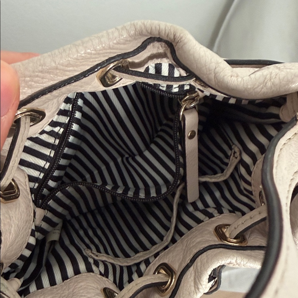 Kate Spade Pebbled Leather Drawstring Bucket Bag in Light Beige/White - Picture 7 of 10